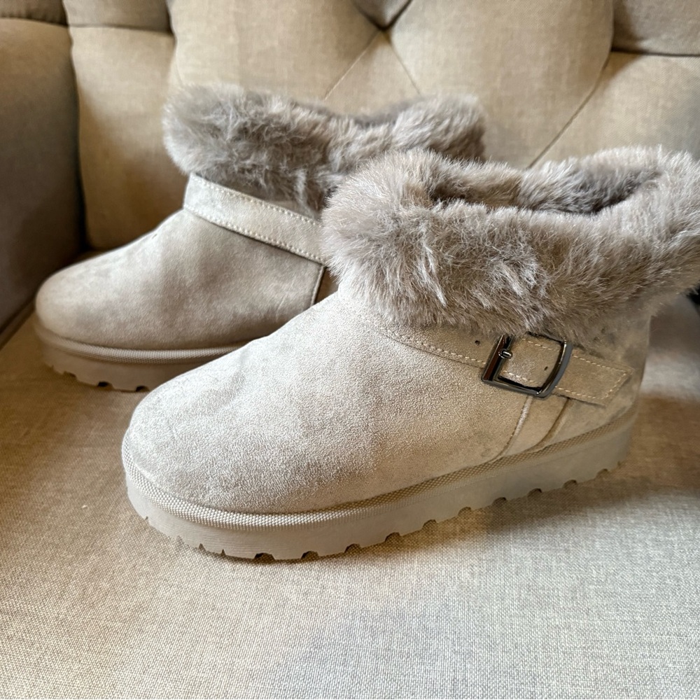 Goldnut Women’s Winter Mini Boots Faux Fur Grey Size:7 NEW - Picture 5 of 9